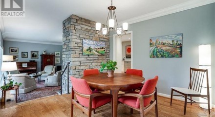 Residential - Single Family Home - Dundas, Canada - Canada