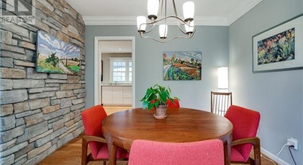 Residential - Single Family Home - Dundas, Canada - Canada