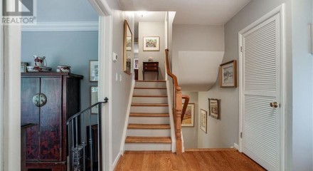 Residential - Single Family Home - Dundas, Canada - Canada
