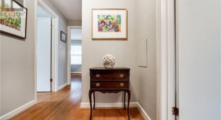 Residential - Single Family Home - Dundas, Canada - Canada