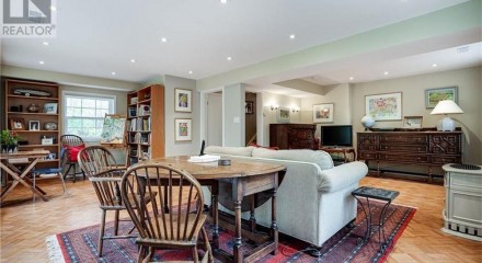 Residential - Single Family Home - Dundas, Canada - Canada