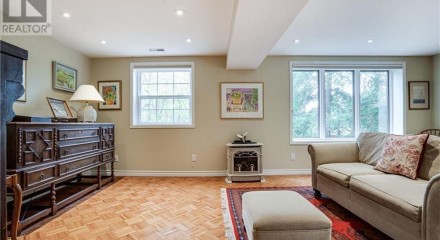 Residential - Single Family Home - Dundas, Canada - Canada