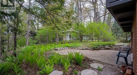 Residential - Single Family Home - Dundas, Canada - Canada