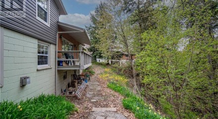 Residential - Single Family Home - Dundas, Canada - Canada