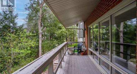 Residential - Single Family Home - Dundas, Canada - Canada