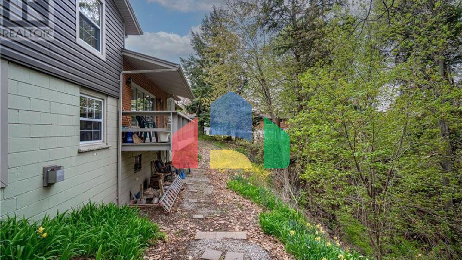 Residential - Single Family Home - Dundas, Canada - Canada