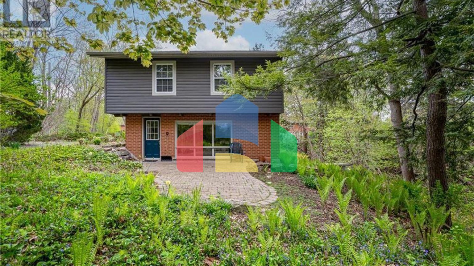 Residential - Single Family Home - Dundas, Canada - Canada