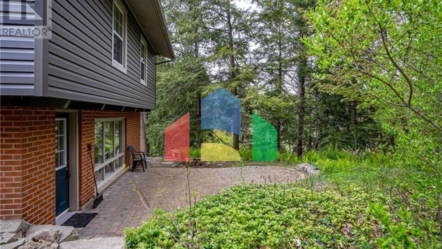 Residential - Single Family Home - Dundas, Canada - Canada