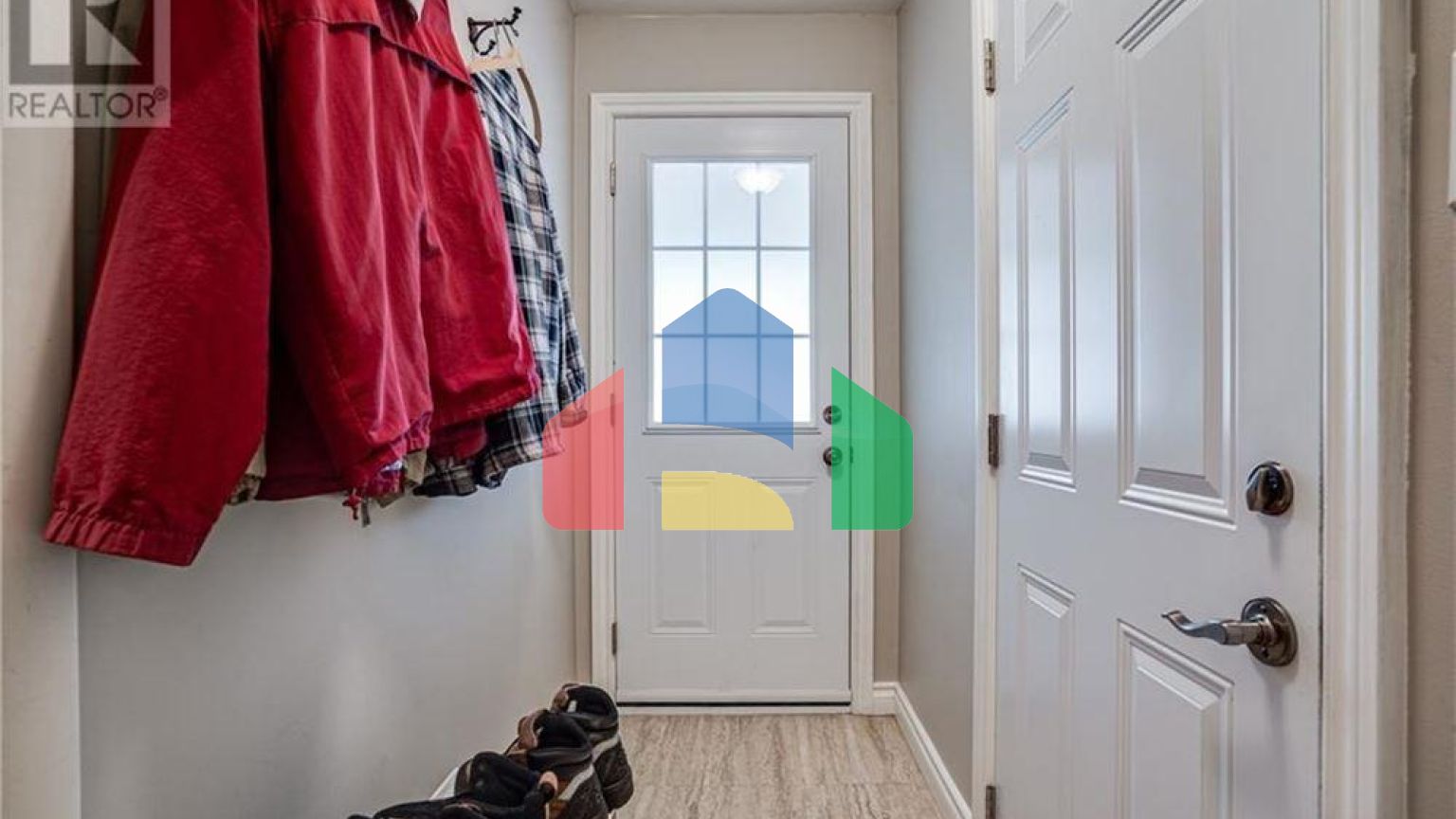 Residential - Single Family Home - Dundas, Canada - Canada