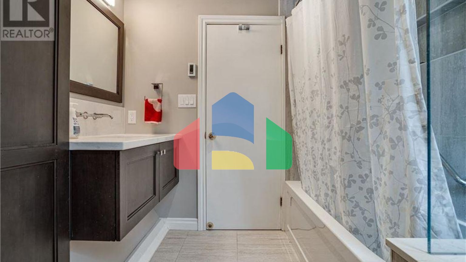 Residential - Single Family Home - Dundas, Canada - Canada