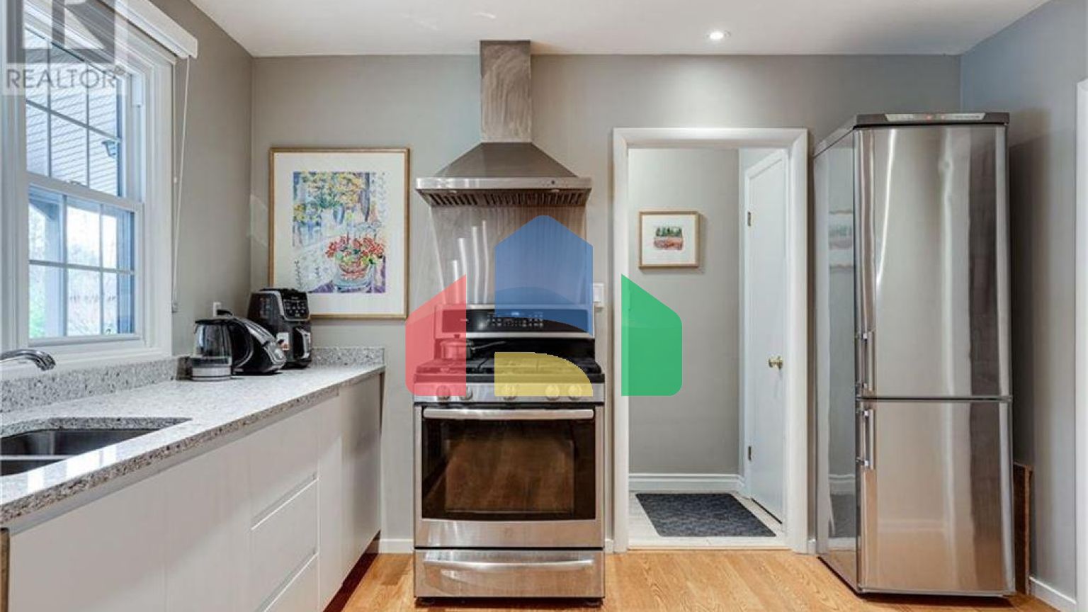 Residential - Single Family Home - Dundas, Canada - Canada