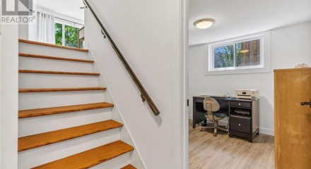 Residential - Single Family Home - St. Thomas, Canada - Canada