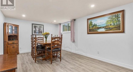 Residential - Single Family Home - St. Thomas, Canada - Canada