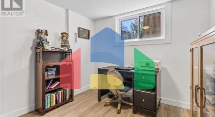 Residential - Single Family Home - St. Thomas, Canada - Canada