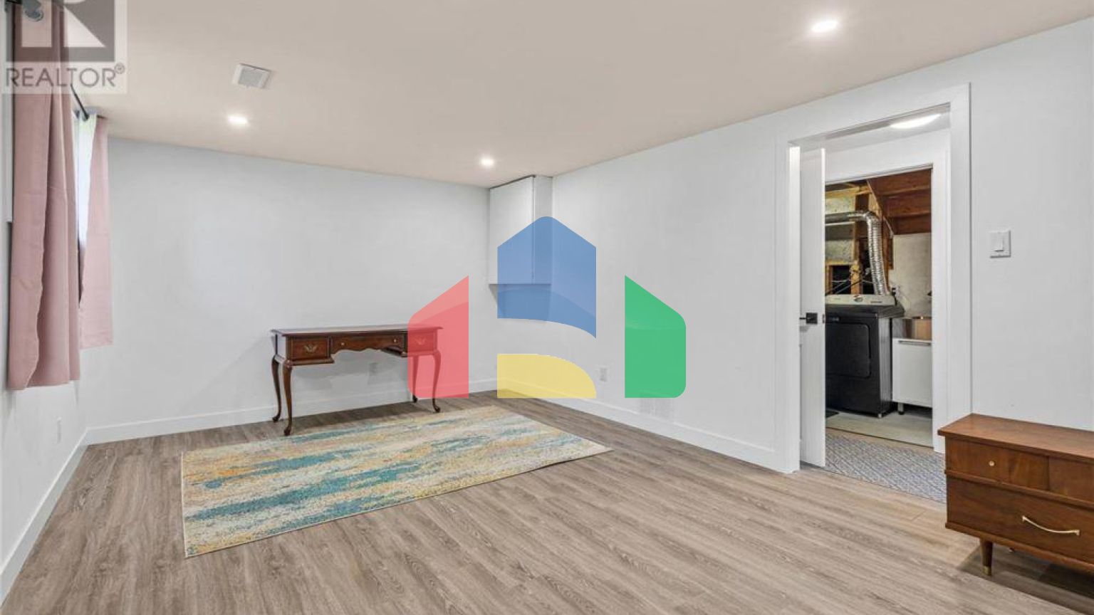 Residential - Single Family Home - St. Thomas, Canada - Canada