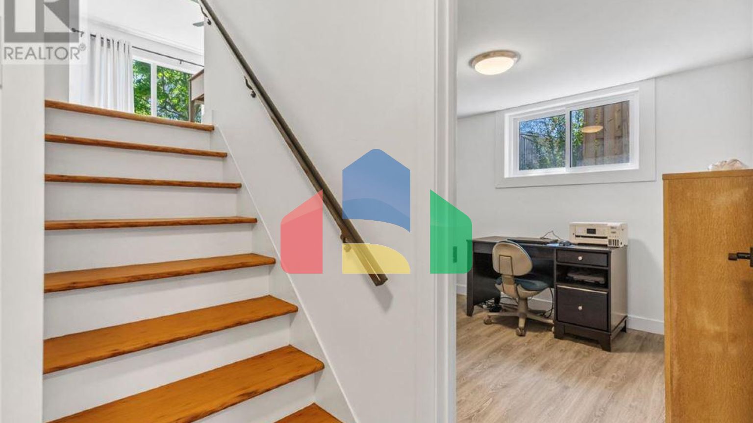 Residential - Single Family Home - St. Thomas, Canada - Canada