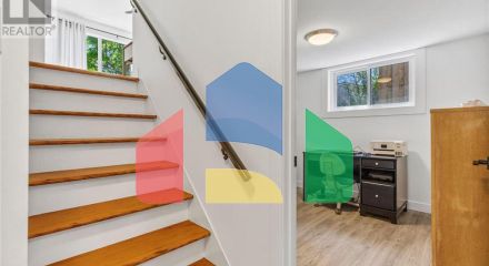 Residential - Single Family Home - St. Thomas, Canada - Canada