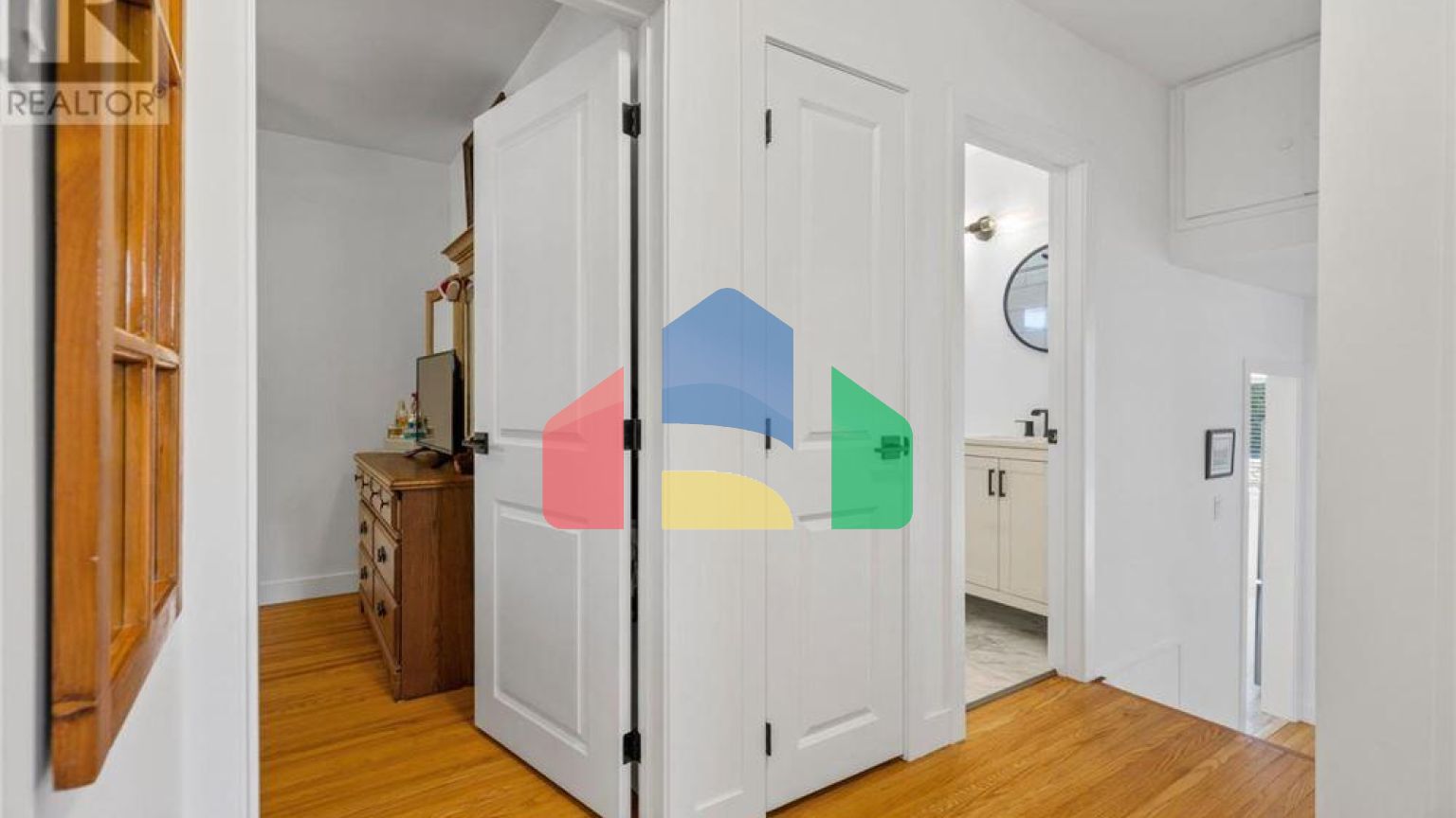 Residential - Single Family Home - St. Thomas, Canada - Canada