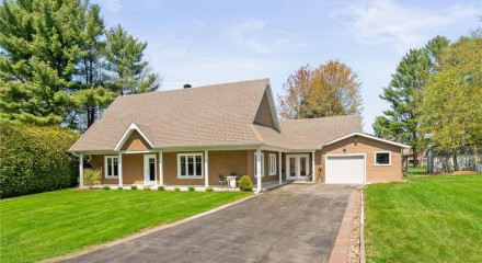 Residential - Two Level House - Lavaltrie, Canada - Canada