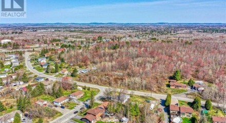 Residential - Single Family Home - Greater Sudbury, Canada - Canada