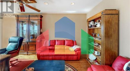 Residential - Single Family Home - Oak Bay, Canada - Canada