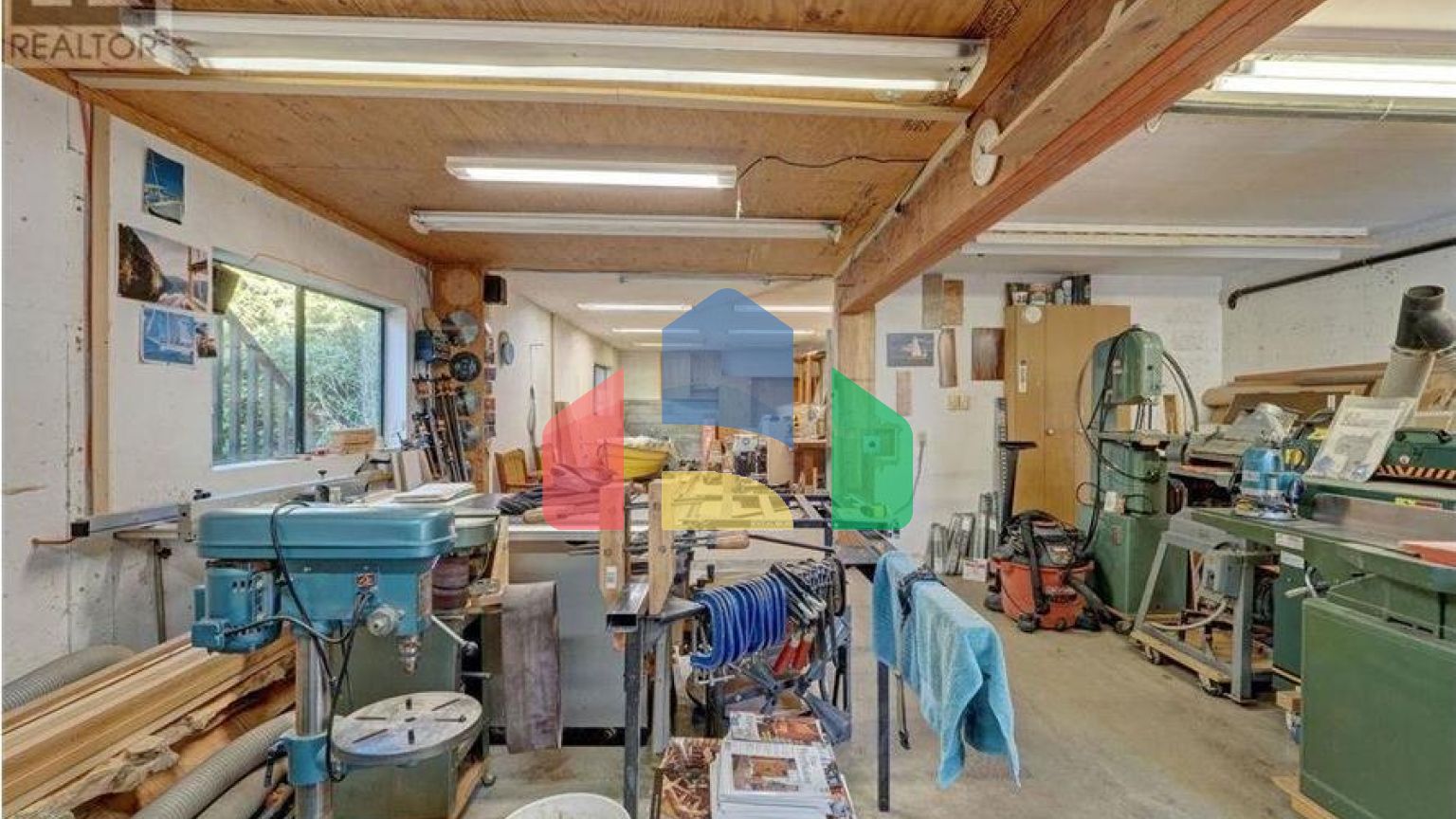 Residential - Single Family Home - Sechelt, Canada - Canada