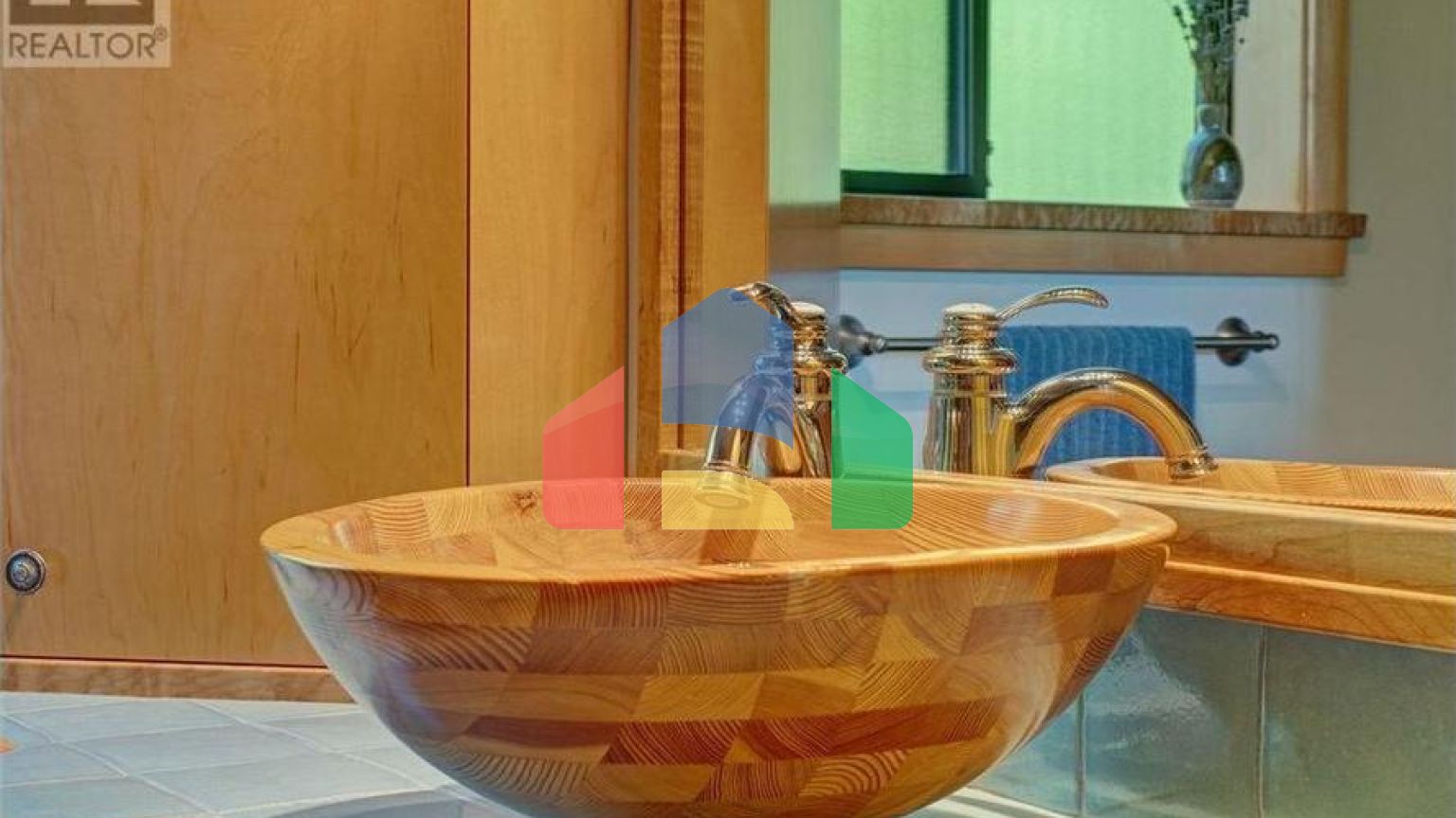 Residential - Single Family Home - Sechelt, Canada - Canada