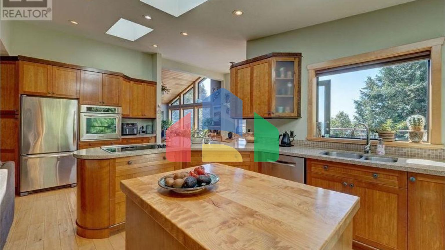 Residential - Single Family Home - Sechelt, Canada - Canada