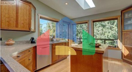 Residential - Single Family Home - Sechelt, Canada - Canada