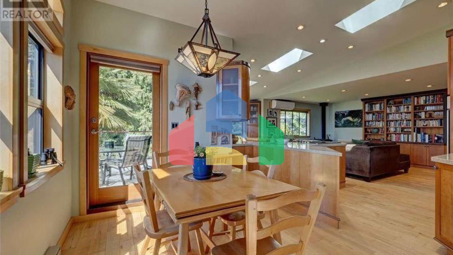 Residential - Single Family Home - Sechelt, Canada - Canada