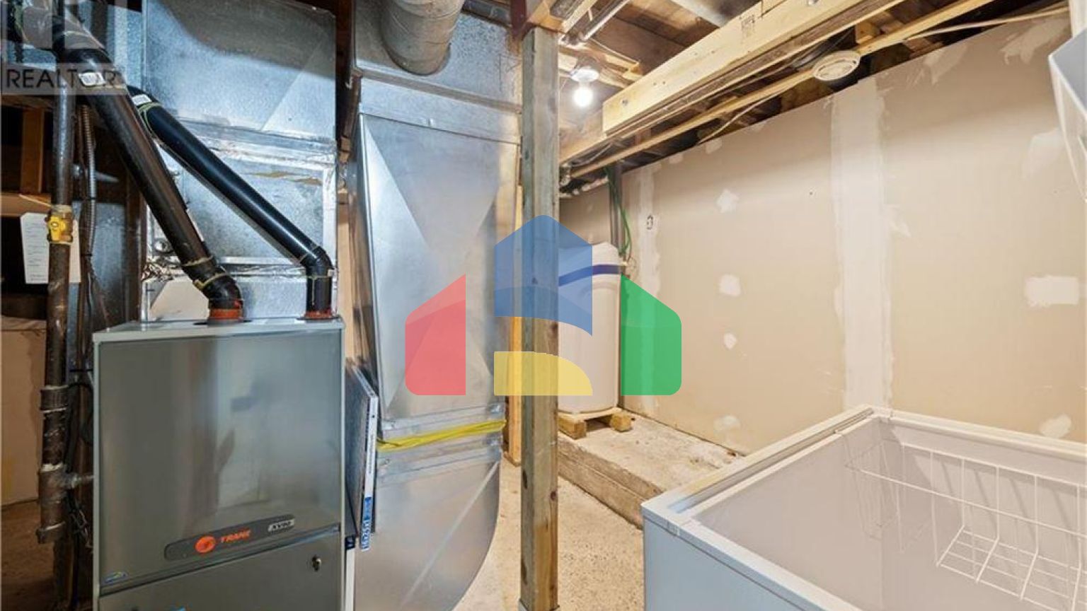 Residential - Single Family Home - Bridgenorth, Canada - Canada