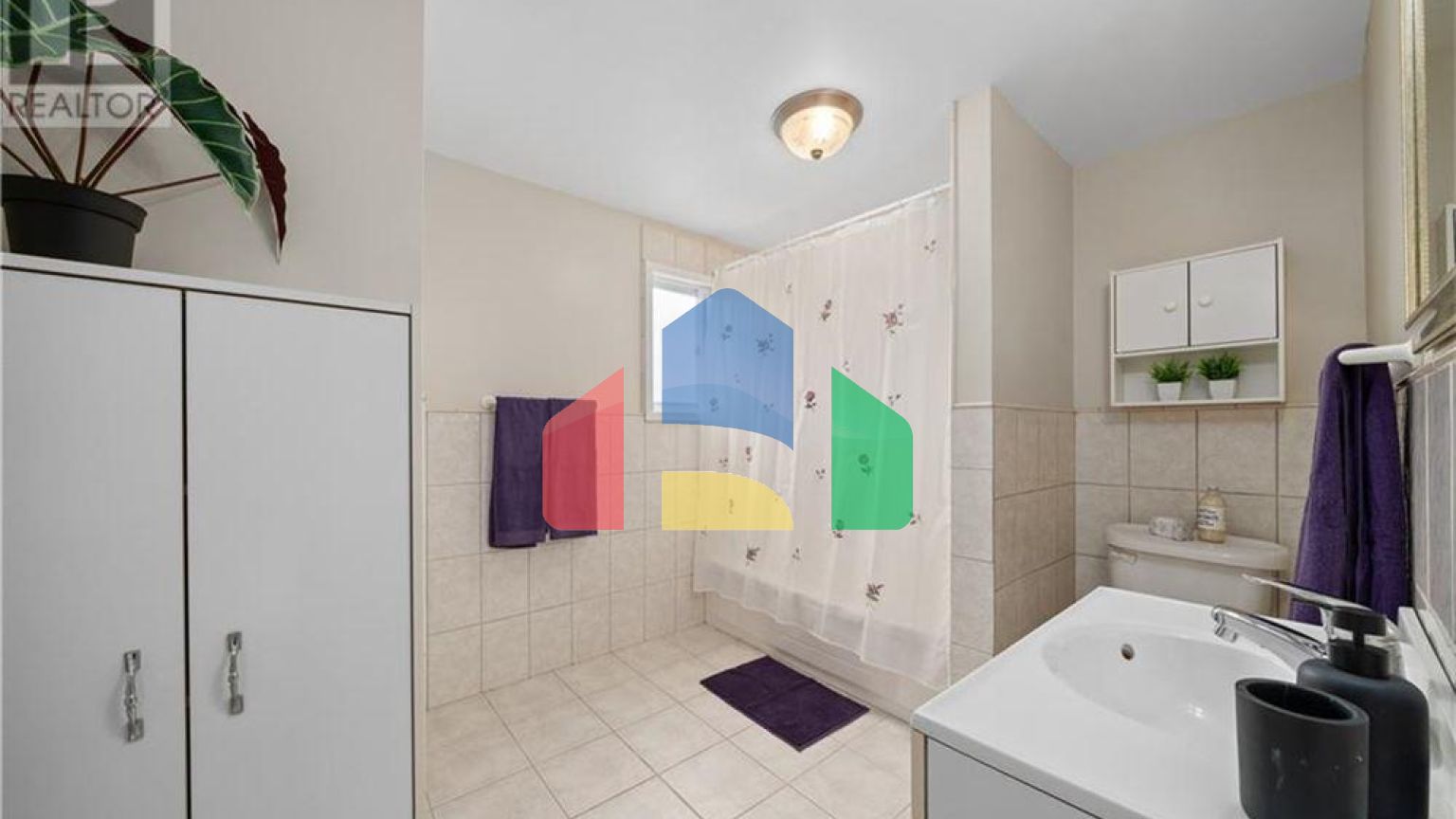 Residential - Single Family Home - Bridgenorth, Canada - Canada