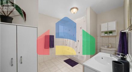 Residential - Single Family Home - Bridgenorth, Canada - Canada