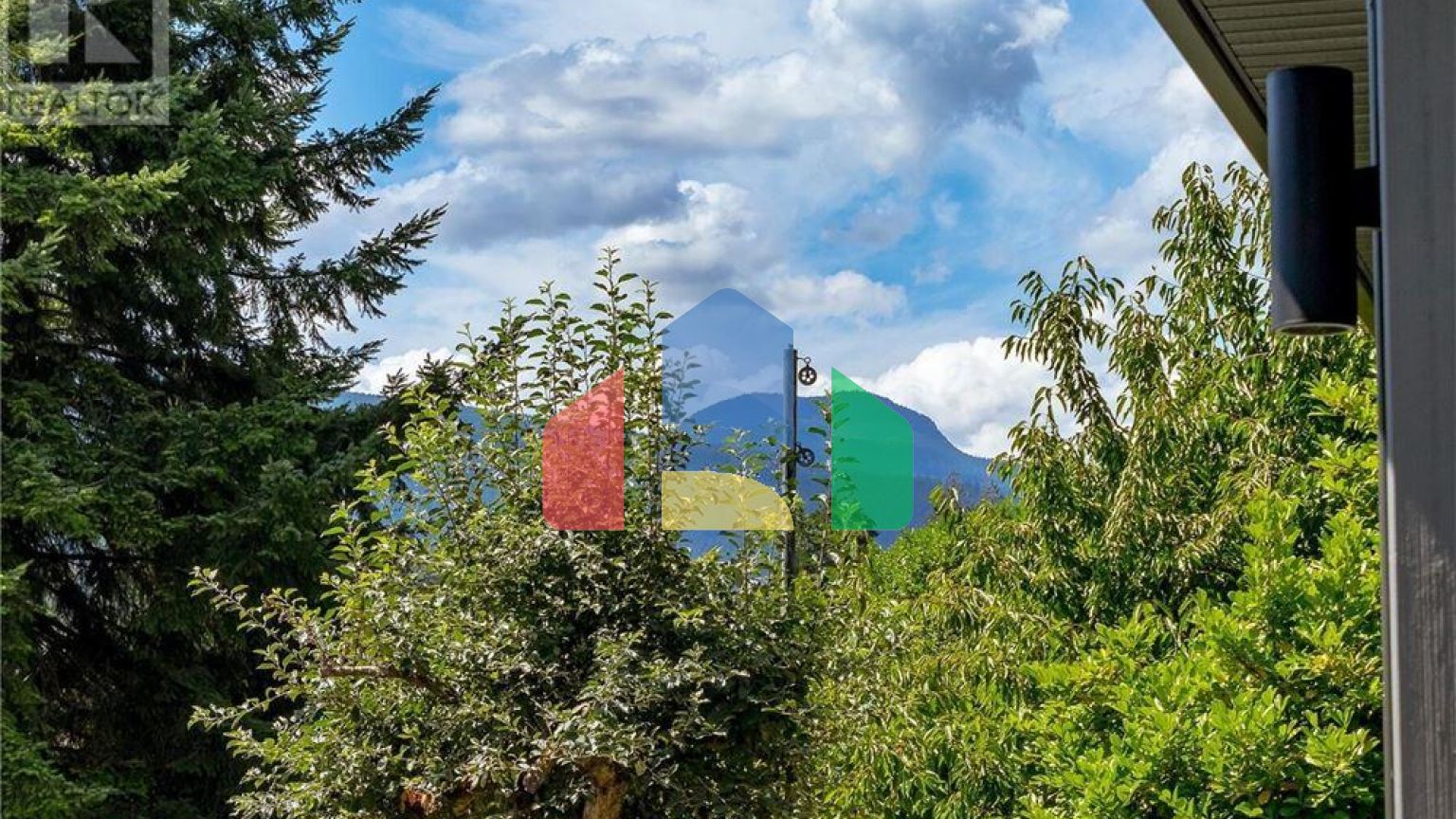 Residential - Single Family Home - Saltair, Canada - Canada