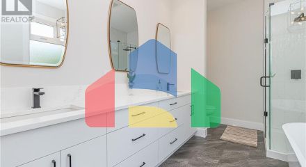 Residential - Single Family Home - Saltair, Canada - Canada