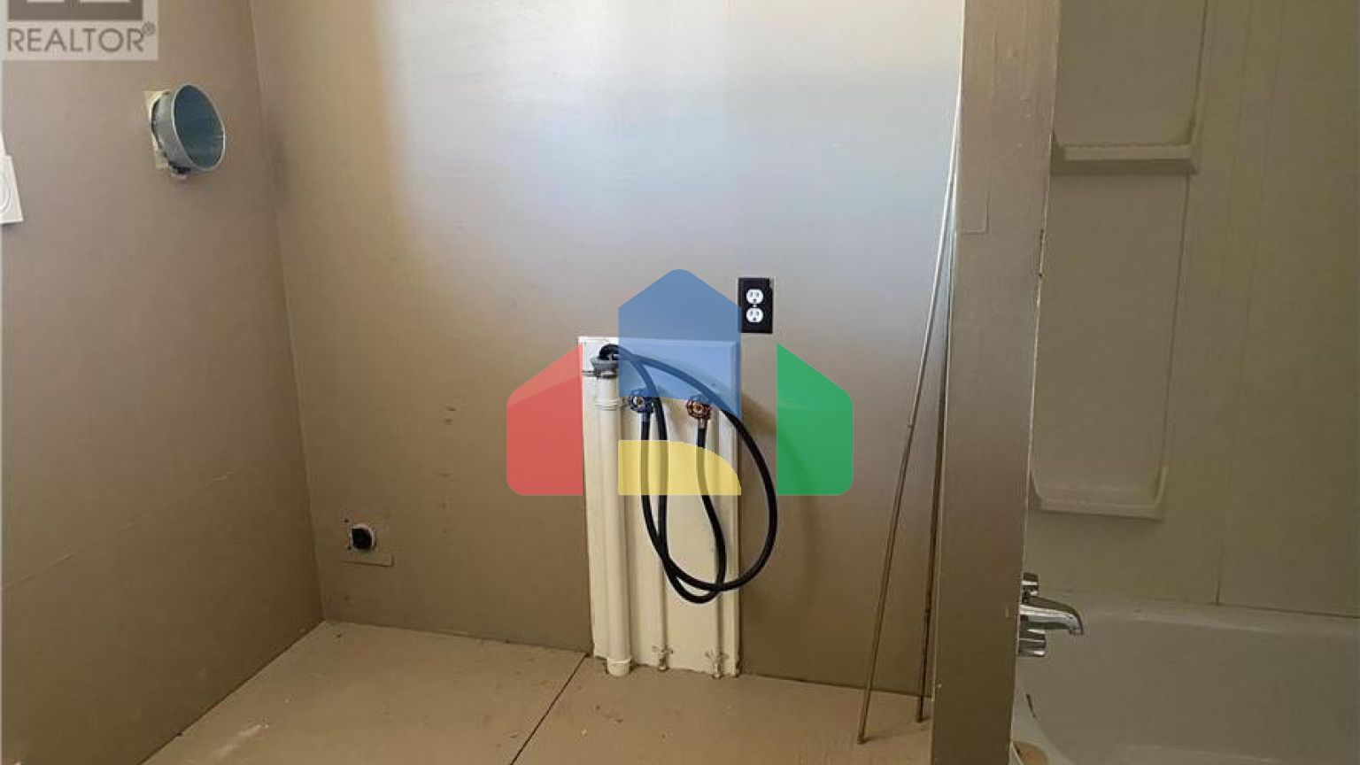 Residential - Single Family Home - Clarkes Beach, Canada - Canada