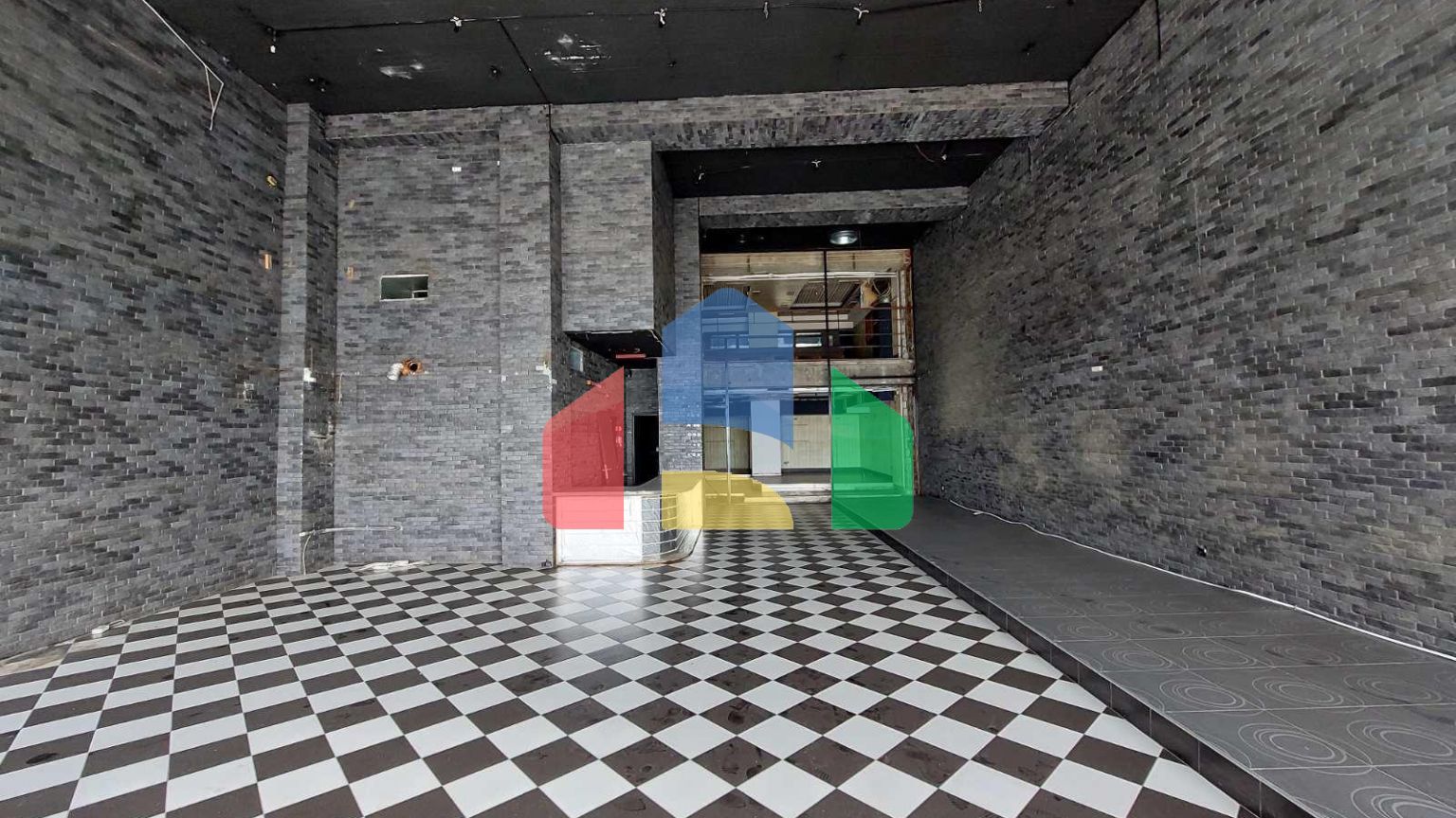 Продаж - Комерційна нерухомість 405 m² в Салоніках