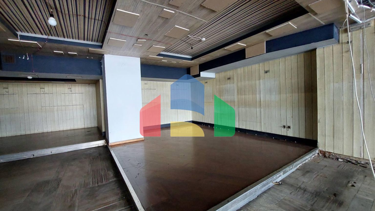 Продаж - Комерційна нерухомість 405 m² в Салоніках