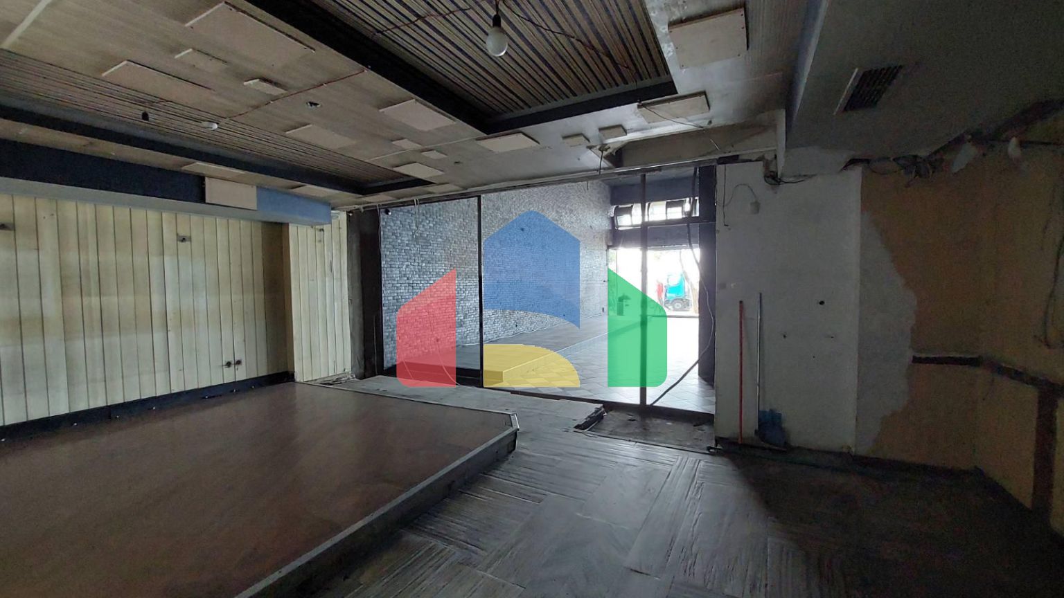 Продаж - Комерційна нерухомість 405 m² в Салоніках