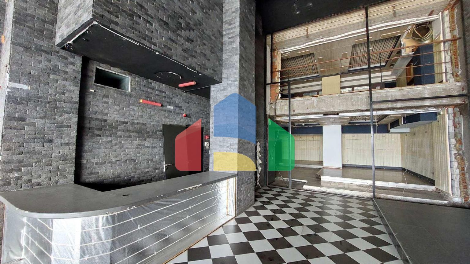 Продаж - Комерційна нерухомість 405 m² в Салоніках