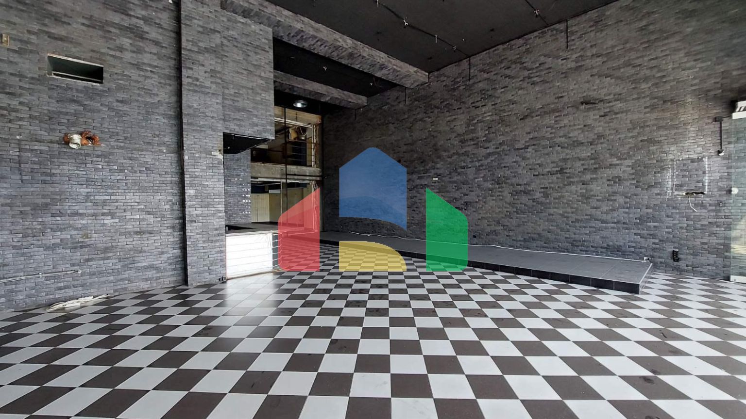 Продаж - Комерційна нерухомість 405 m² в Салоніках