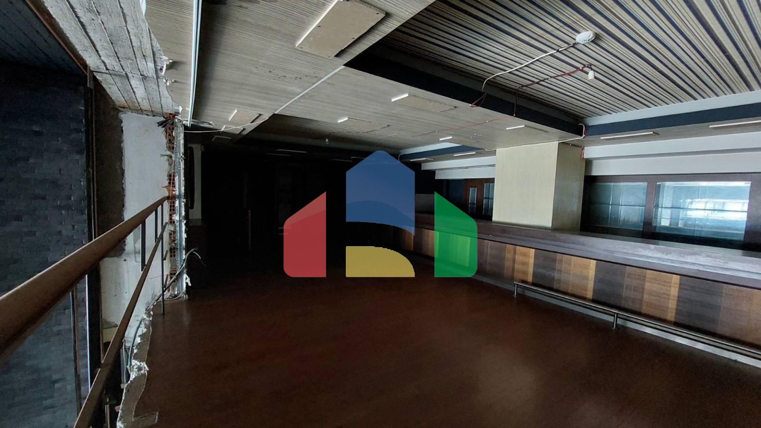 Продаж - Комерційна нерухомість 405 m² в Салоніках