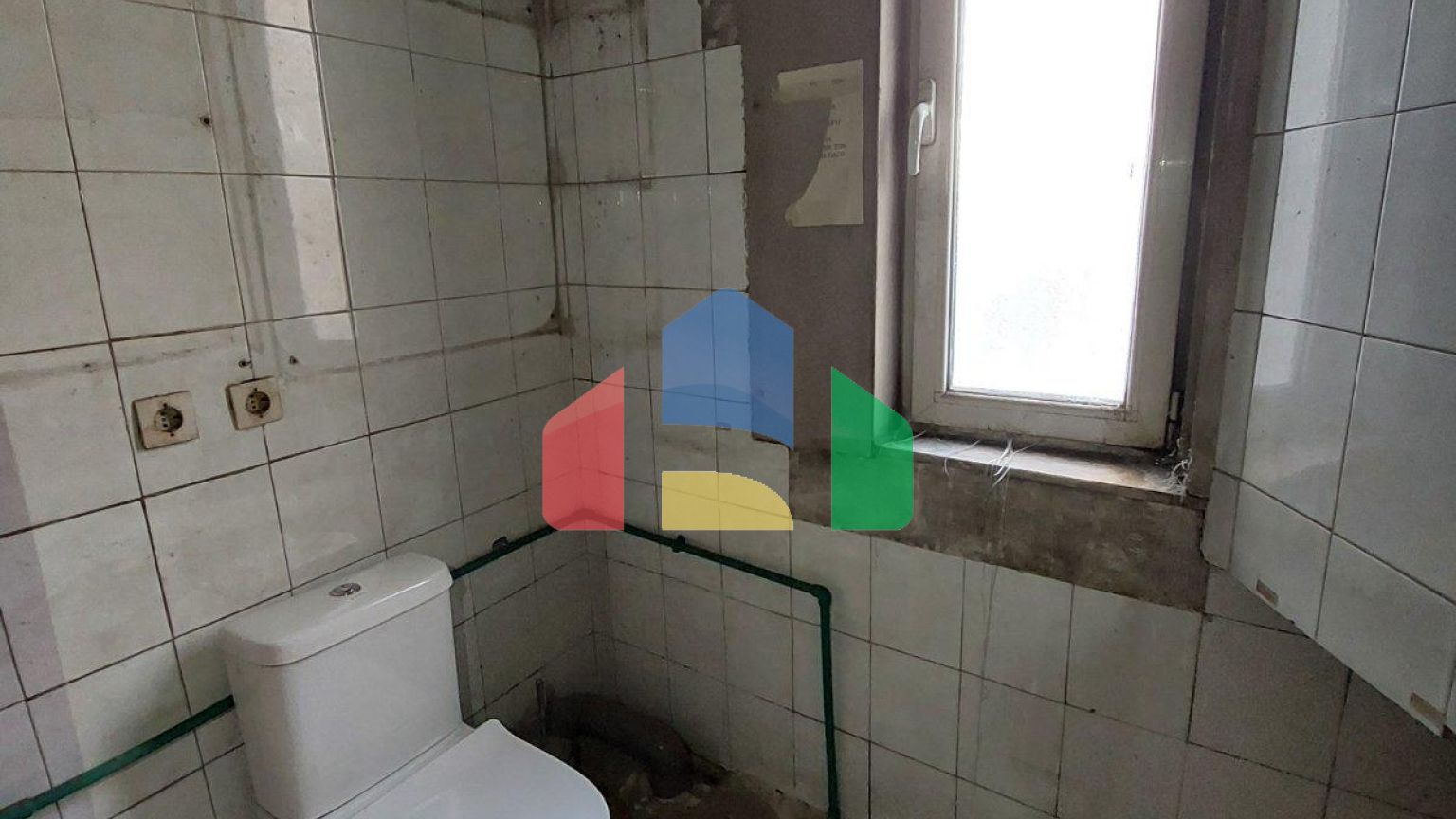 Продаж - Комерційна нерухомість 405 m² в Салоніках