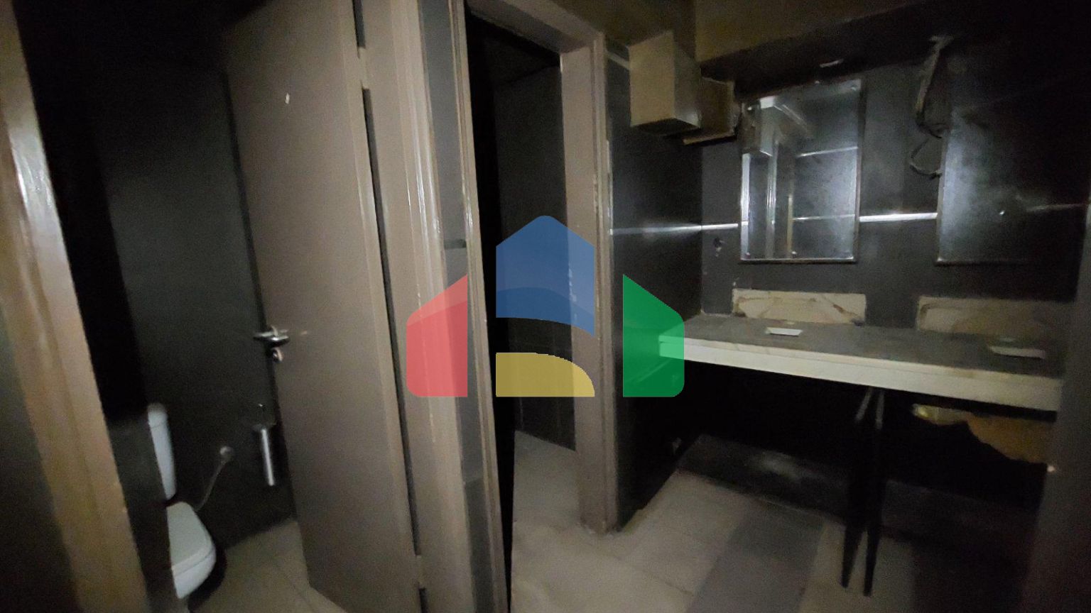 Продаж - Комерційна нерухомість 405 m² в Салоніках