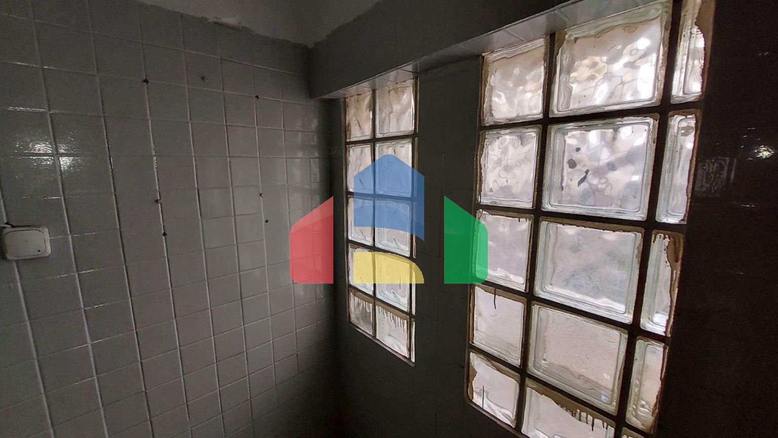 Продаж - Комерційна нерухомість 405 m² в Салоніках