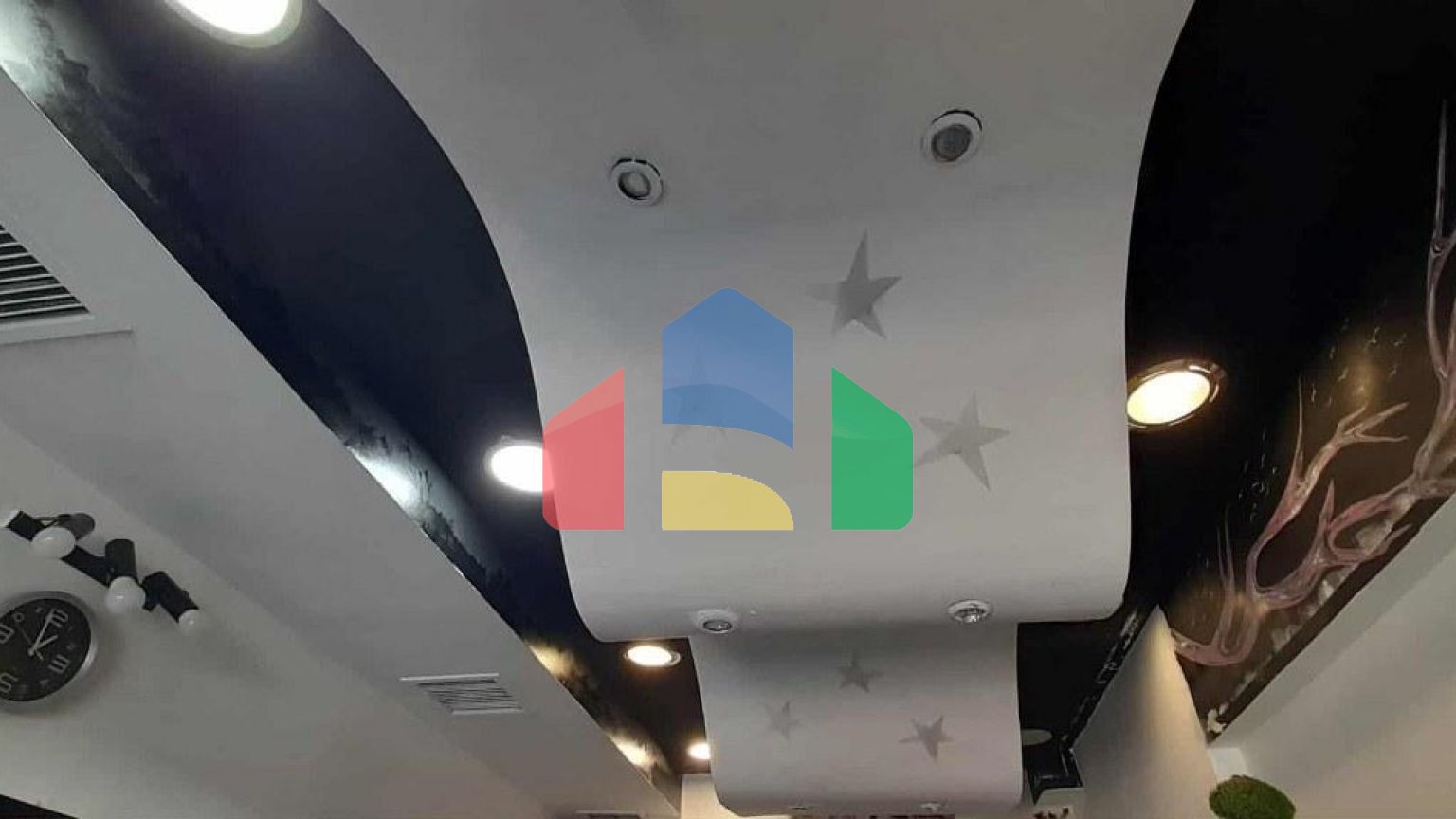 Продаж - Комерційна нерухомість 20 m² в Салоніках