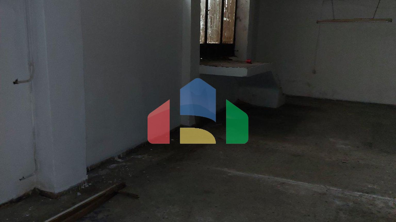 Продаж - Комерційна нерухомість 220 m² в Салоніках