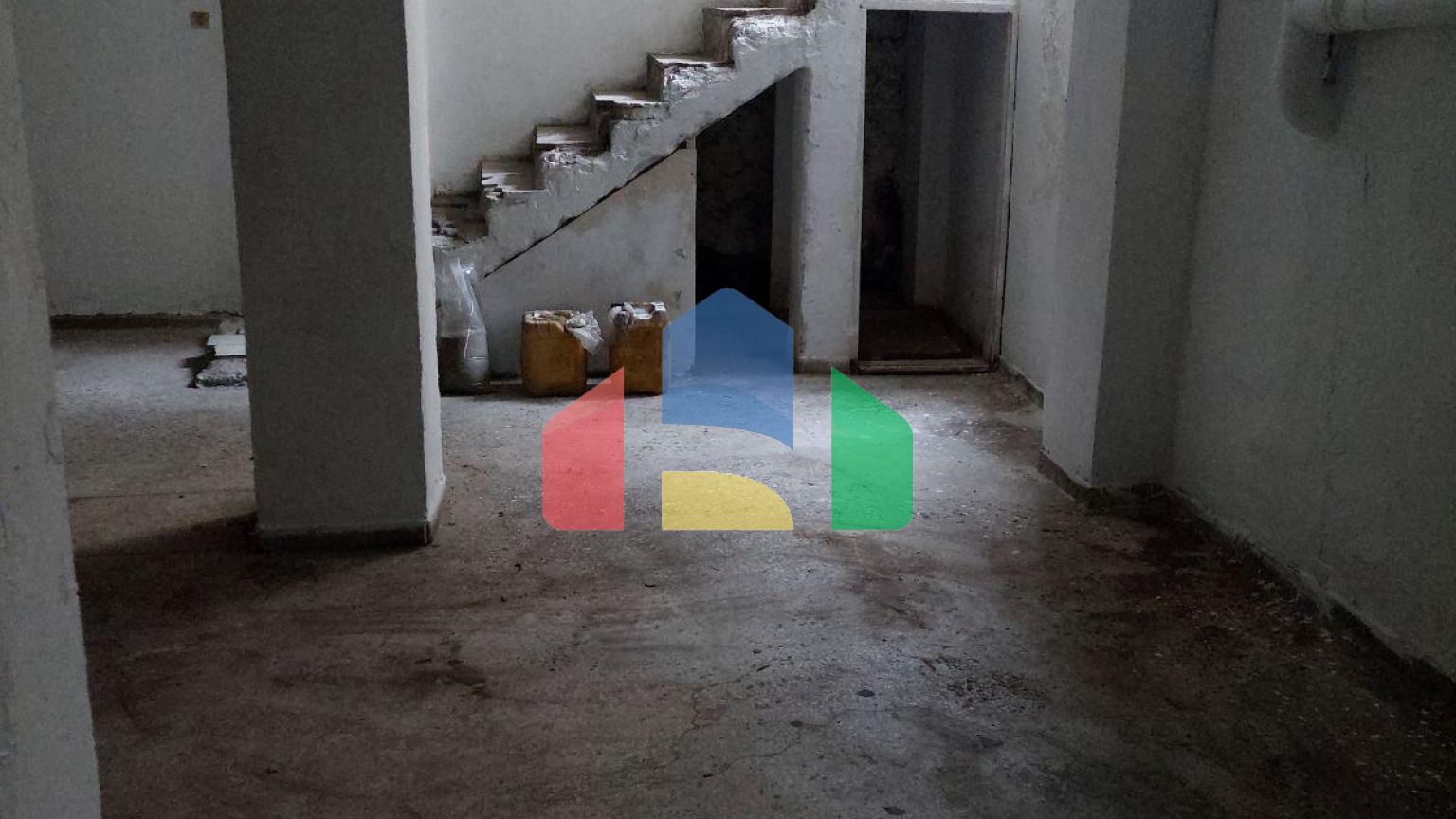 Продаж - Комерційна нерухомість 220 m² в Салоніках