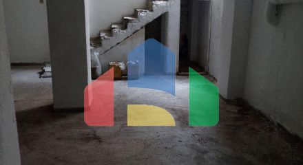 Продаж - Комерційна нерухомість 220 m² в Салоніках