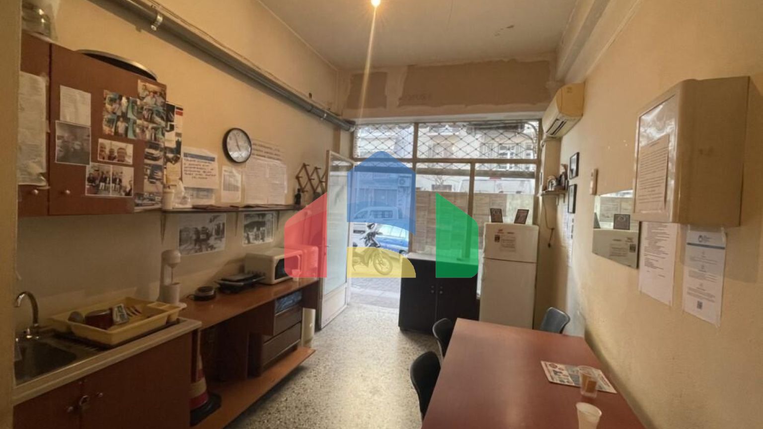 Продаж - Комерційна нерухомість 14 m² в Салоніках